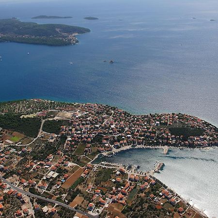 Villa Iris Apartments Seget Vranjica Bagian luar foto