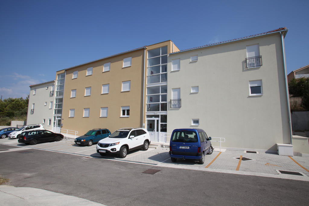 Villa Iris Apartments Seget Vranjica Bagian luar foto