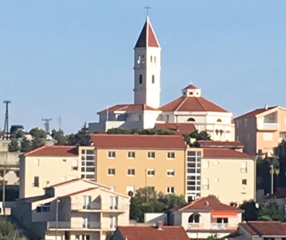 Villa Iris Apartments Seget Vranjica Bagian luar foto